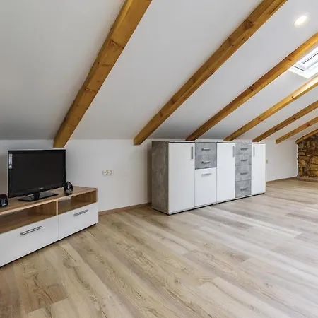 Apartment Beautiful In With 2 Bedrooms And Wifi